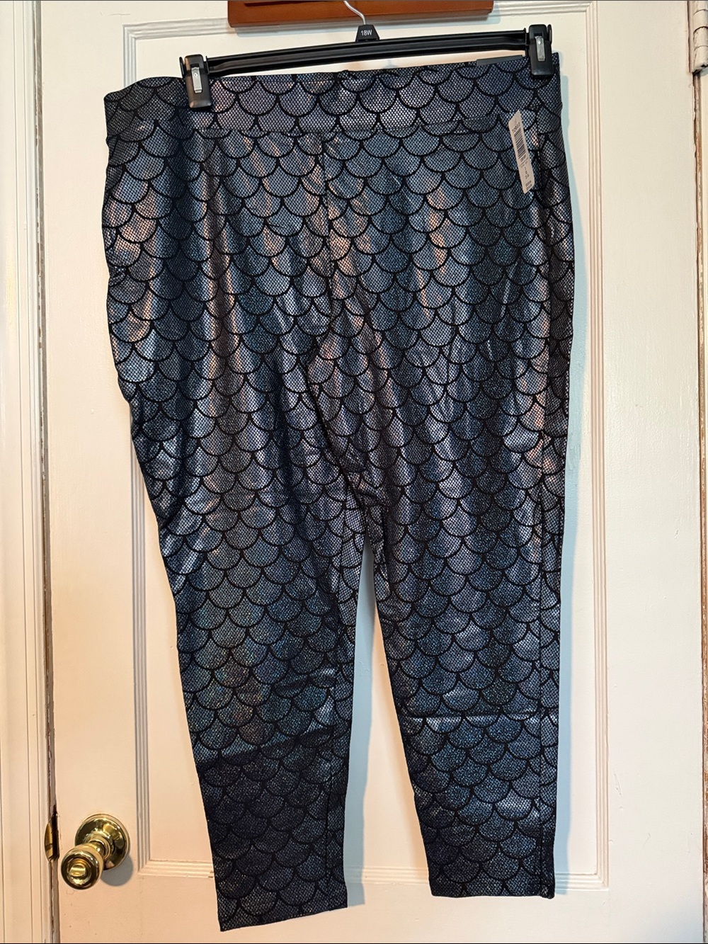 torrid Black Iridescent Mermaid-Scale Leggings size 3X